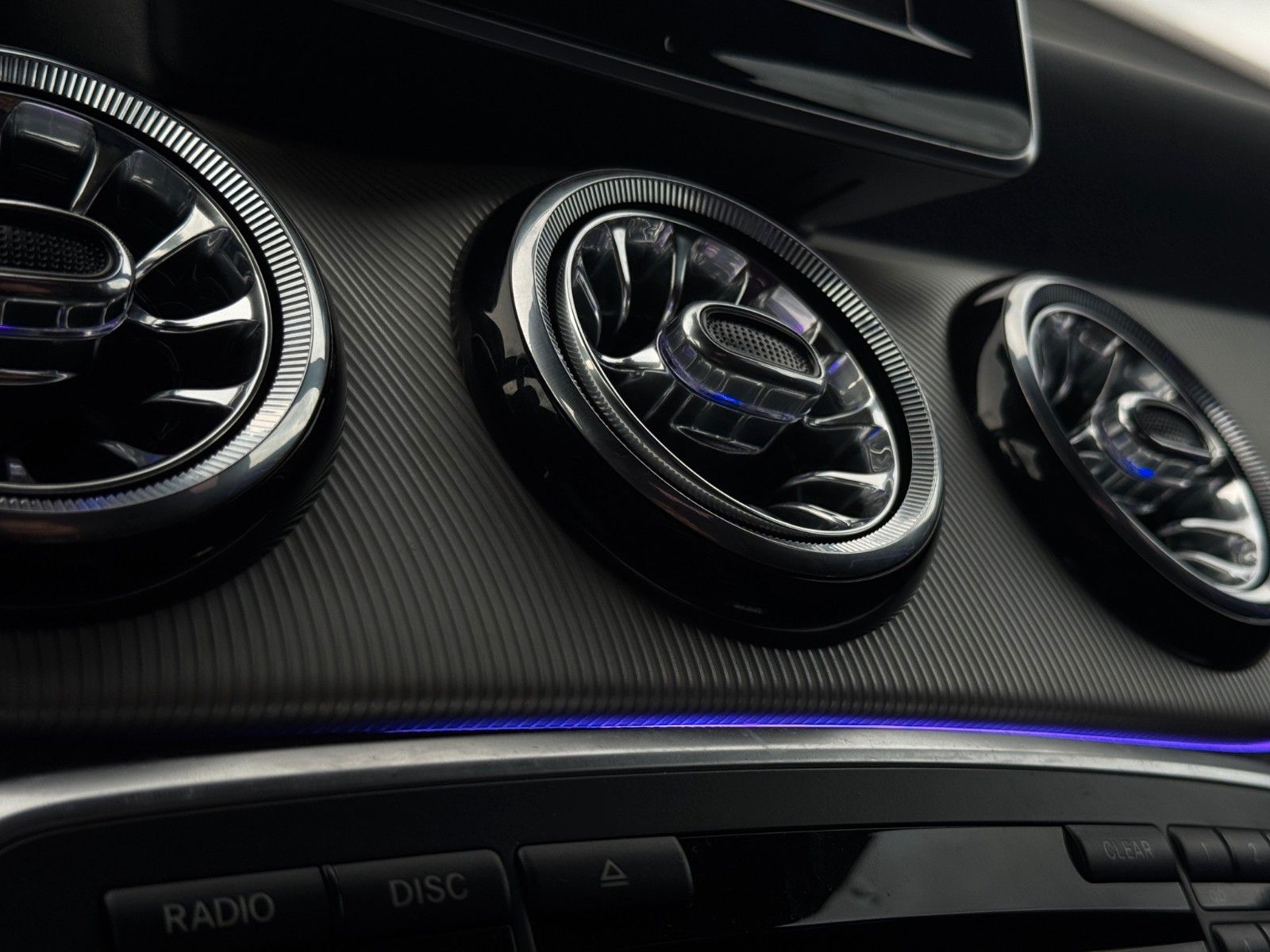 Fahrzeugabbildung Mercedes-Benz CLA 180 Pano/Automatik/Bi-Xen/Navi/Sitzheizung