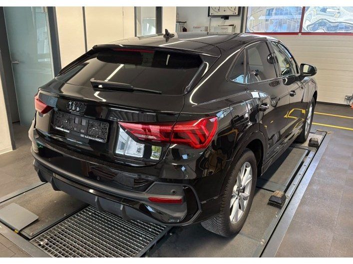 Fahrzeugabbildung Audi Q3 Sportback 35 1.5 TFSI S line KAMERA/LED/SHZ/