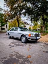 Mercedes-Benz Mercedes W123 230E / Wertgutachten 2+ - Mercedes-Benz 230: W123 230e