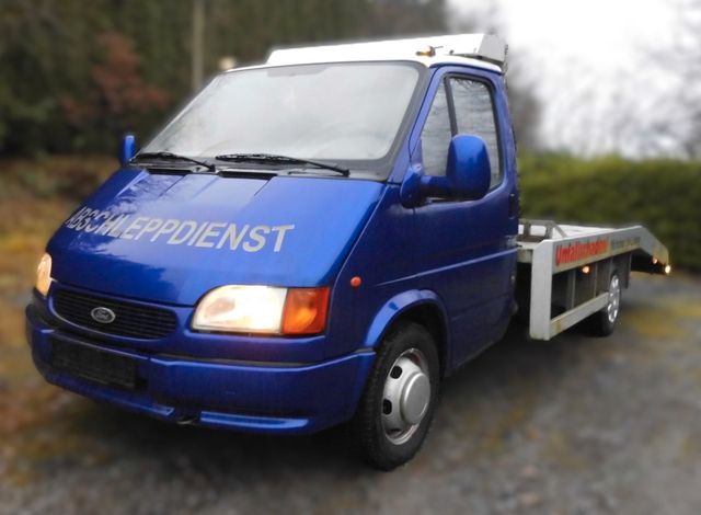 Ford Transit Abschleppwagen Guter Zustand