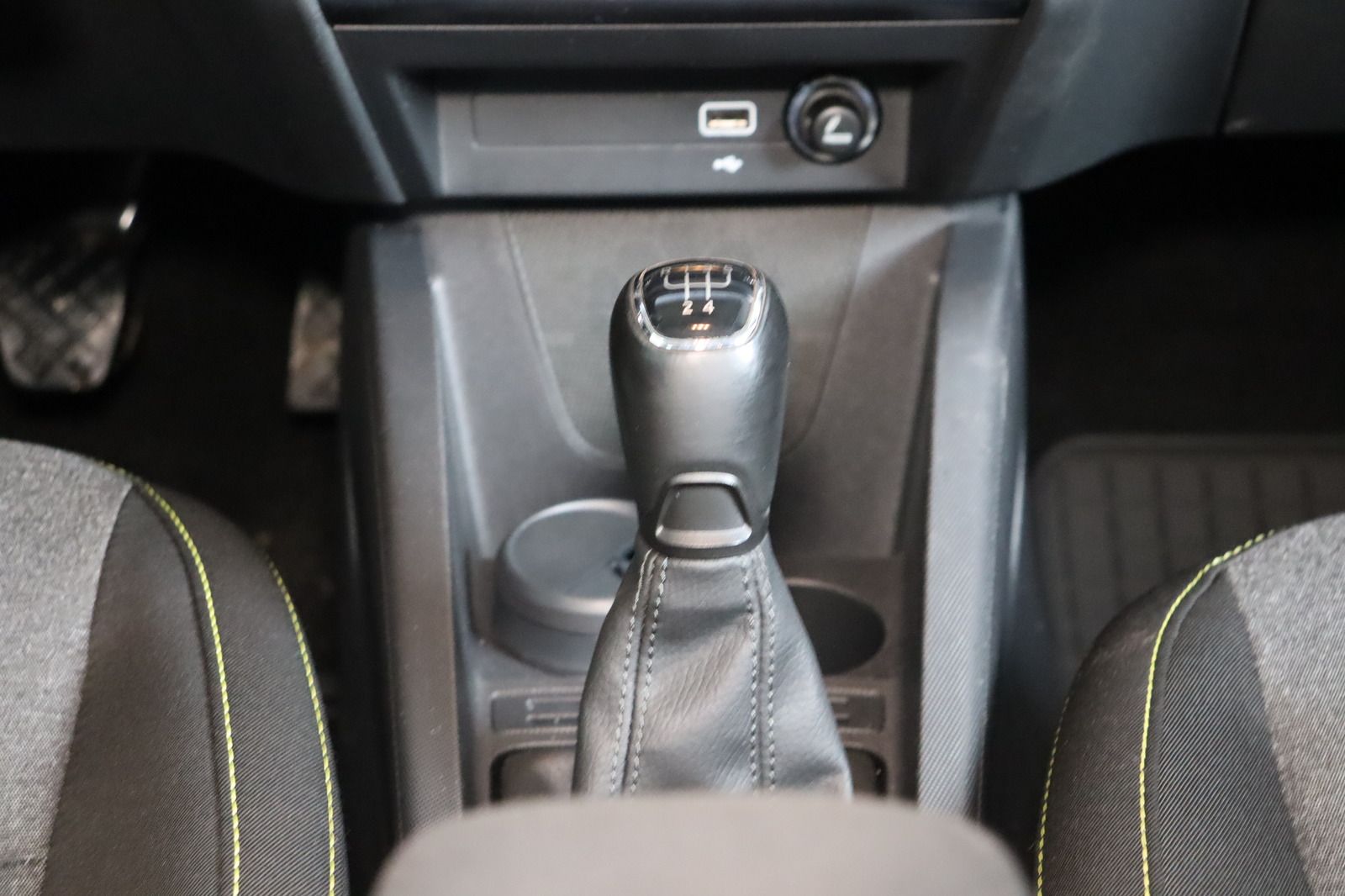 Fahrzeugabbildung SKODA Fabia 1.0 TSI * Navi * 1.Hand Soleil