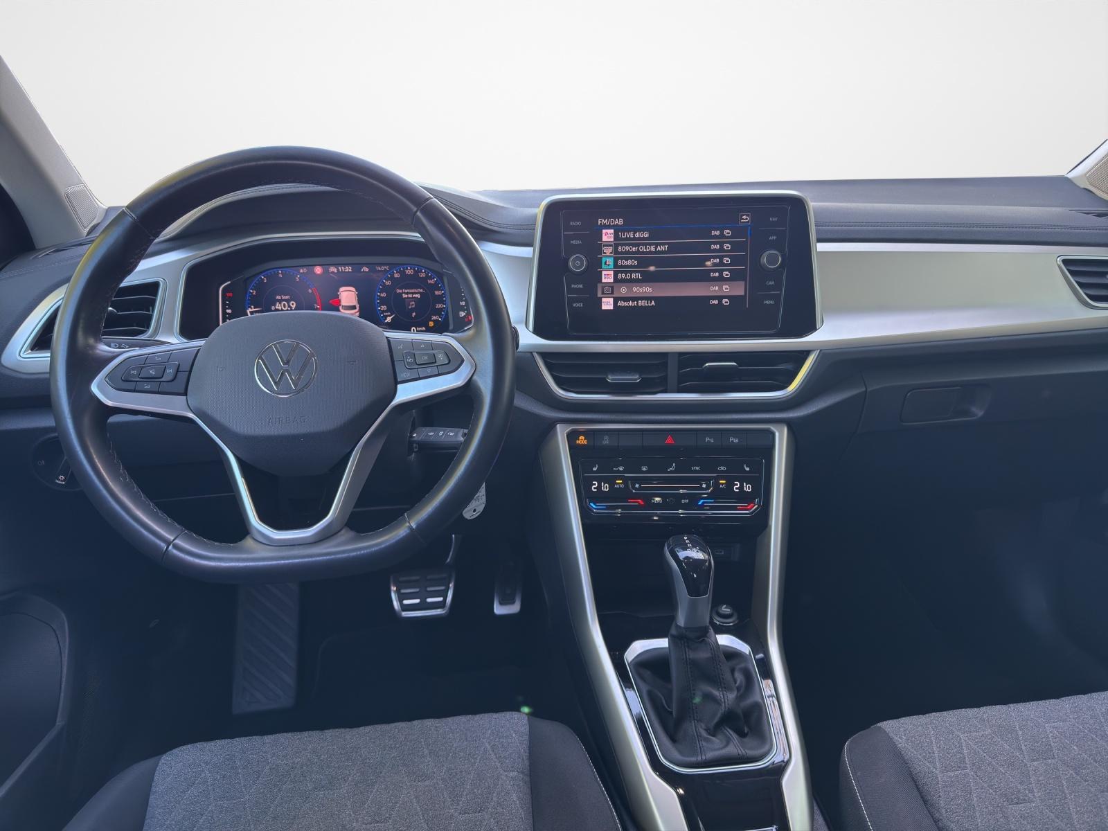 Volkswagen T-Roc 1.5 TSI DSG Move  AHK Navi LED Kamera PDC 