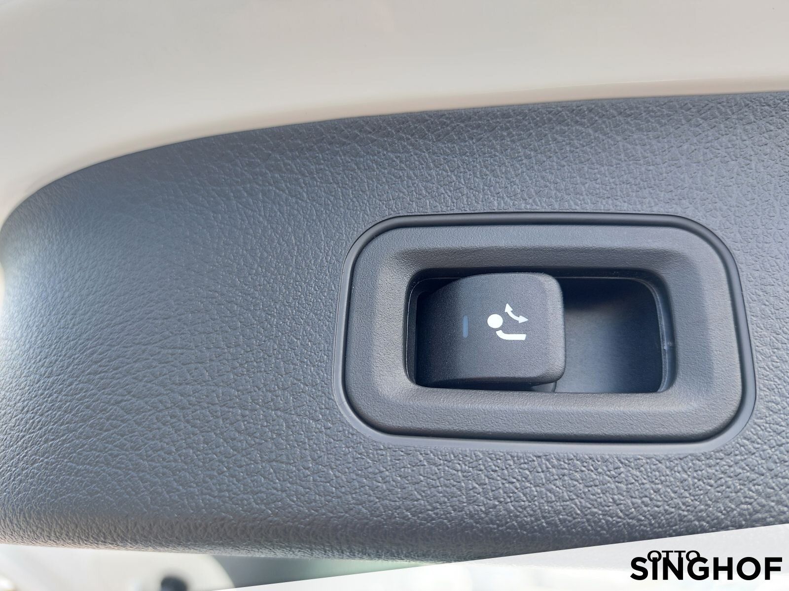 Fahrzeugabbildung Mercedes-Benz GLA 200 Progressive +AHK+360°+Distronic+TOTW+LED