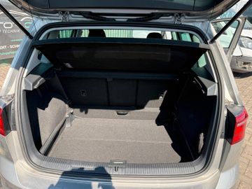 Volkswagen Golf - 11