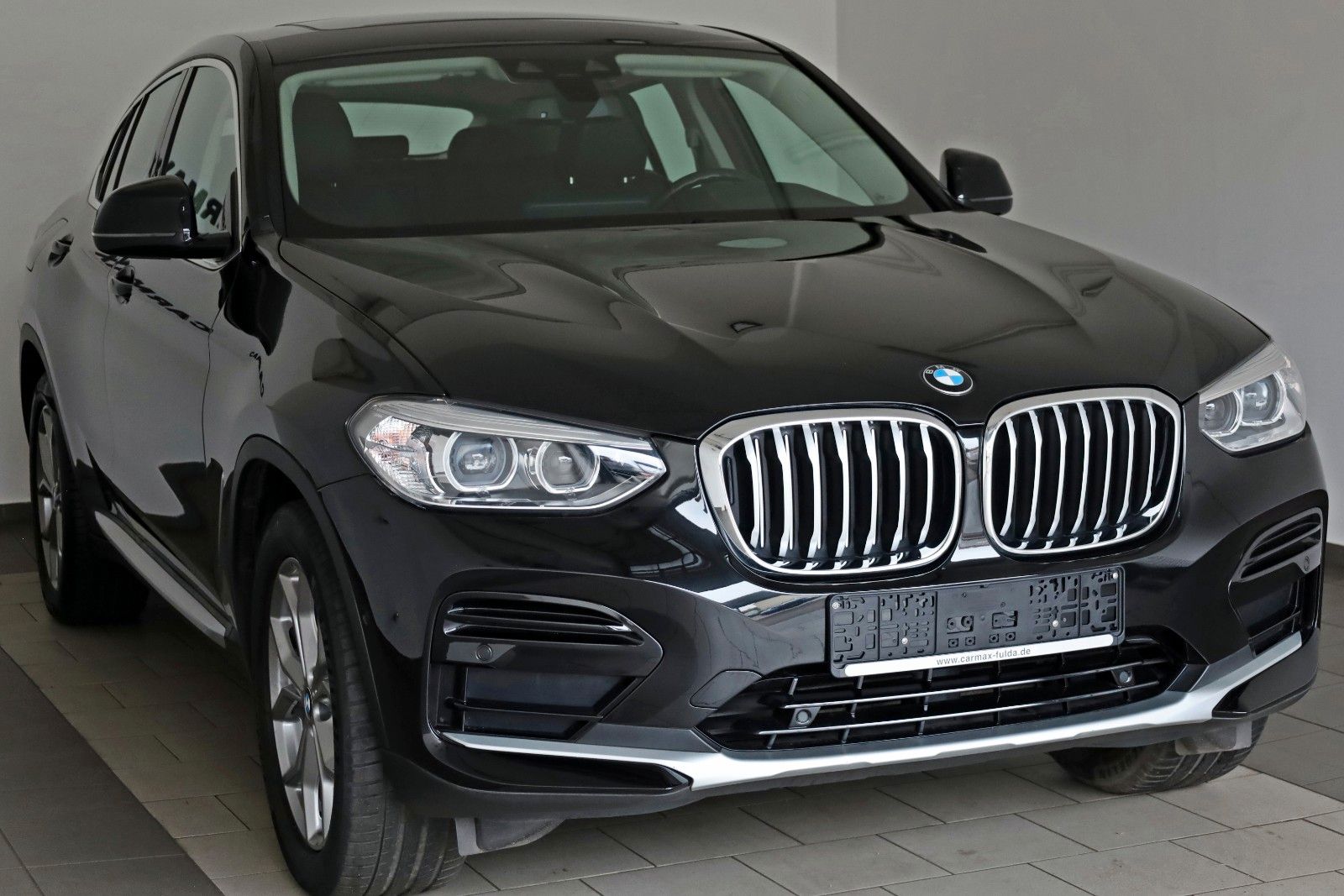 Fahrzeugabbildung BMW X4 xDrive 20 d xLine,Navi,SH,Kamera,H&K,Panorama