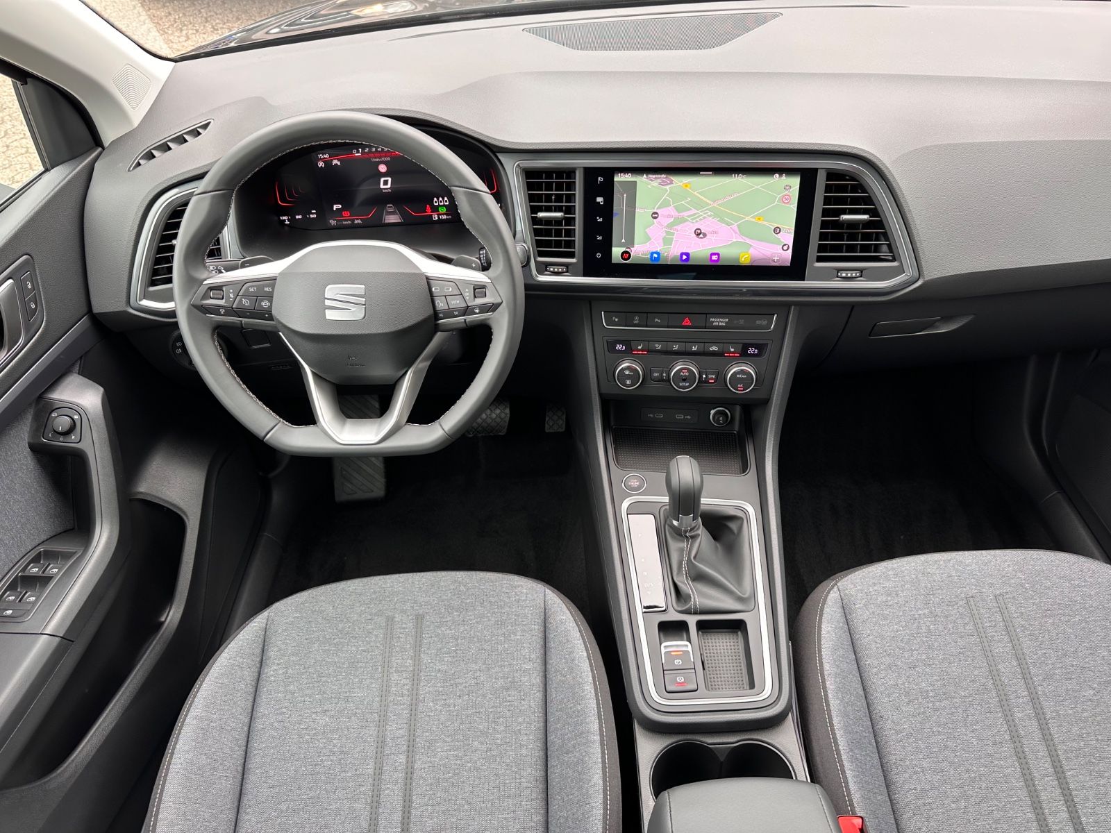 Fahrzeugabbildung SEAT Ateca 1.5 TSI Style DSG AHK/Navi/ACC/LED/SHZ/APP