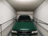 Audi 80 2.8l V6  quattro - Audi 80 mit Benzin-Antrieb: Limousine, 2.6