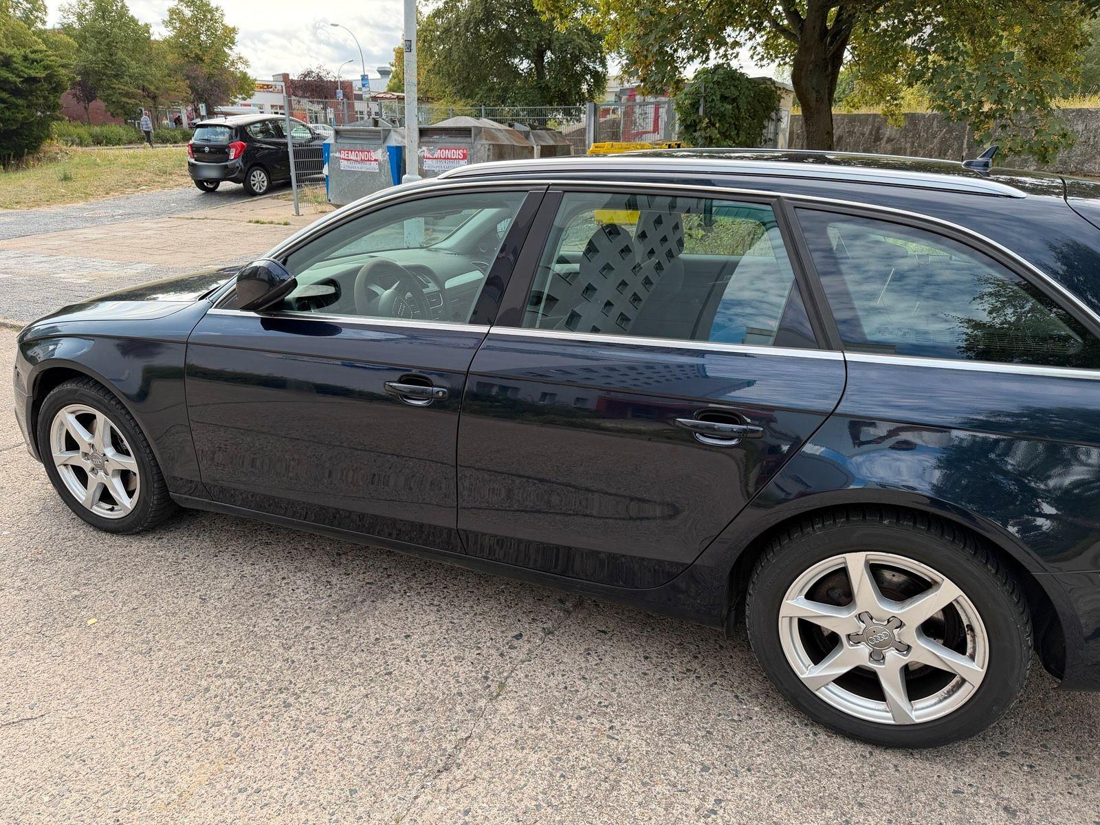 Audi A4 2009 — interior