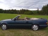 Mercedes-Benz Mercedes Benz 220E w124 Cabrio Oldtimer - Mercedes-Benz 220 mit Benzin-Antrieb: Cabrio