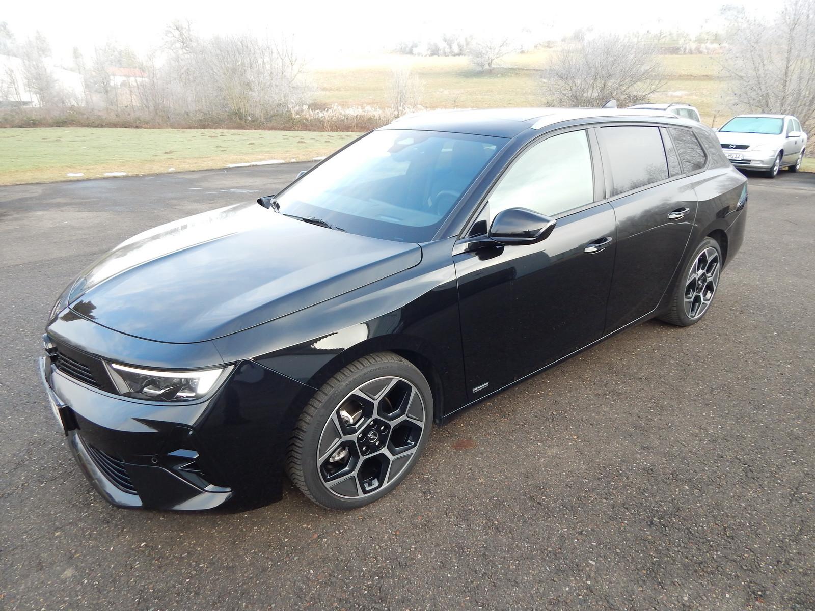 Opel Astra L ST Ultimate Schiebedach Alcantara Kamera