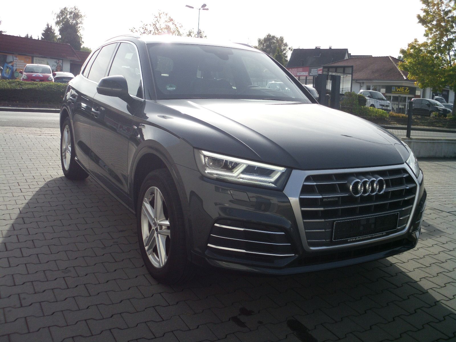 Fahrzeugabbildung Audi Q5 40 TDI quattro sport/S-Line/HeadUP