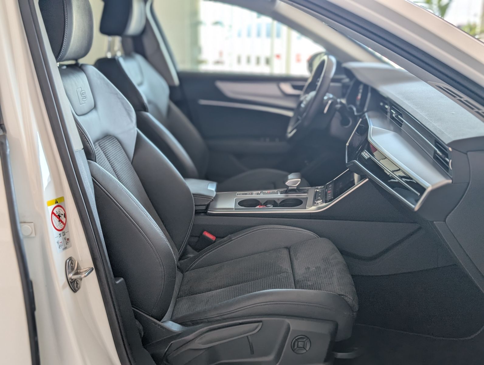 Fahrzeugabbildung Audi A6 55 TFSI e quat 3x S-Line MATRIX PANO 4xKlima