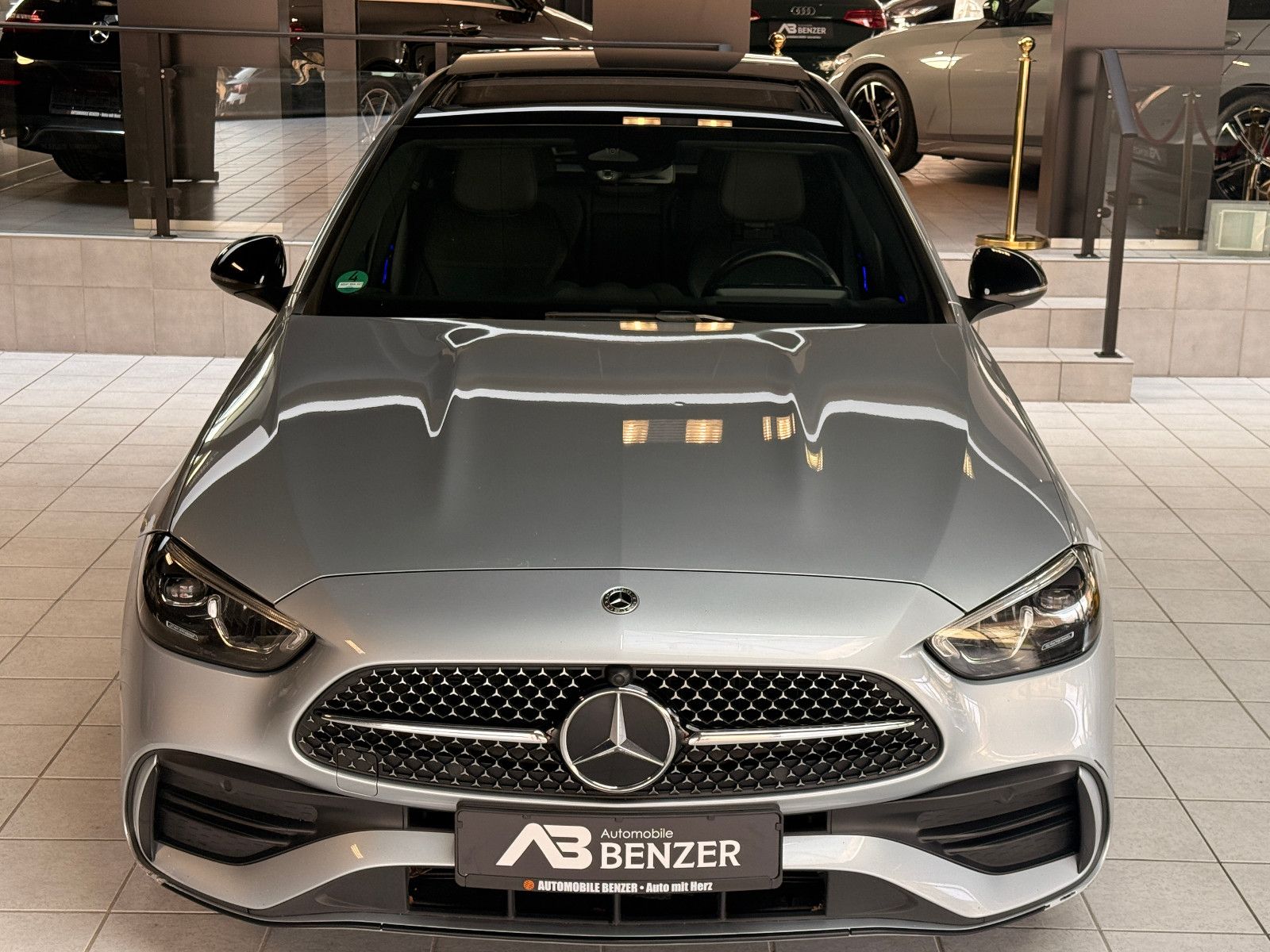 Fahrzeugabbildung Mercedes-Benz C 300TD/AMG/PANO/AMBIENTE/KAMERA/LED/MASSAGE