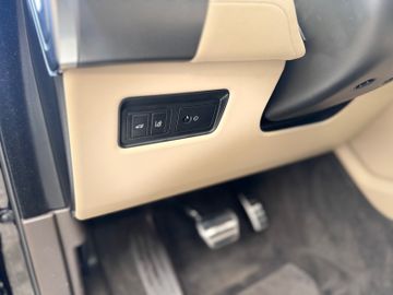 Land-Rover Range Rover Sport - 12