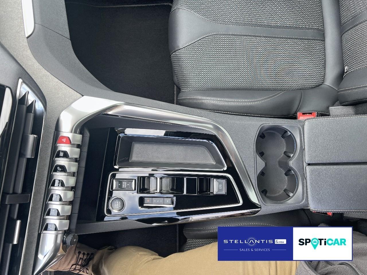 Peugeot 3008 GT PT 130 EAT8 Pano Sitzheiz Kamera CarPlay