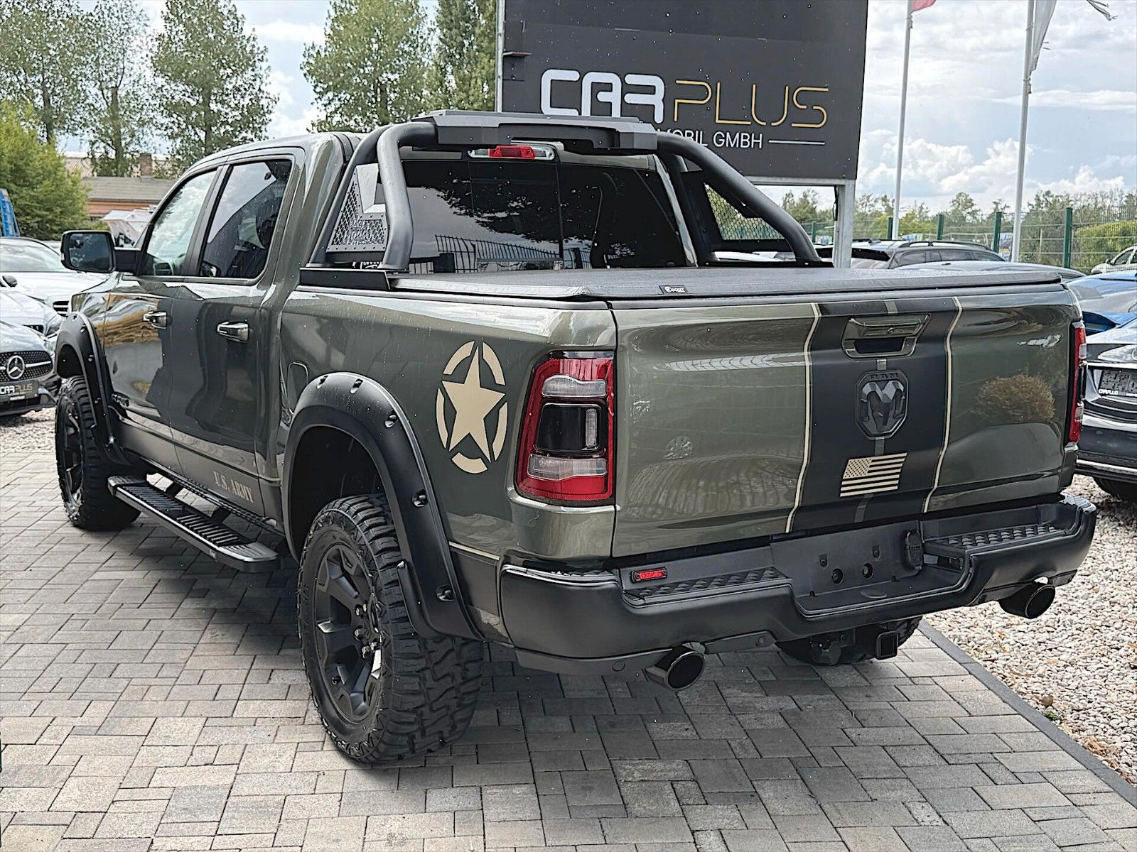Fahrzeugabbildung Dodge RAM 5.7 V8 HEMI US ARMY STYLE Offroad 4x4 LED