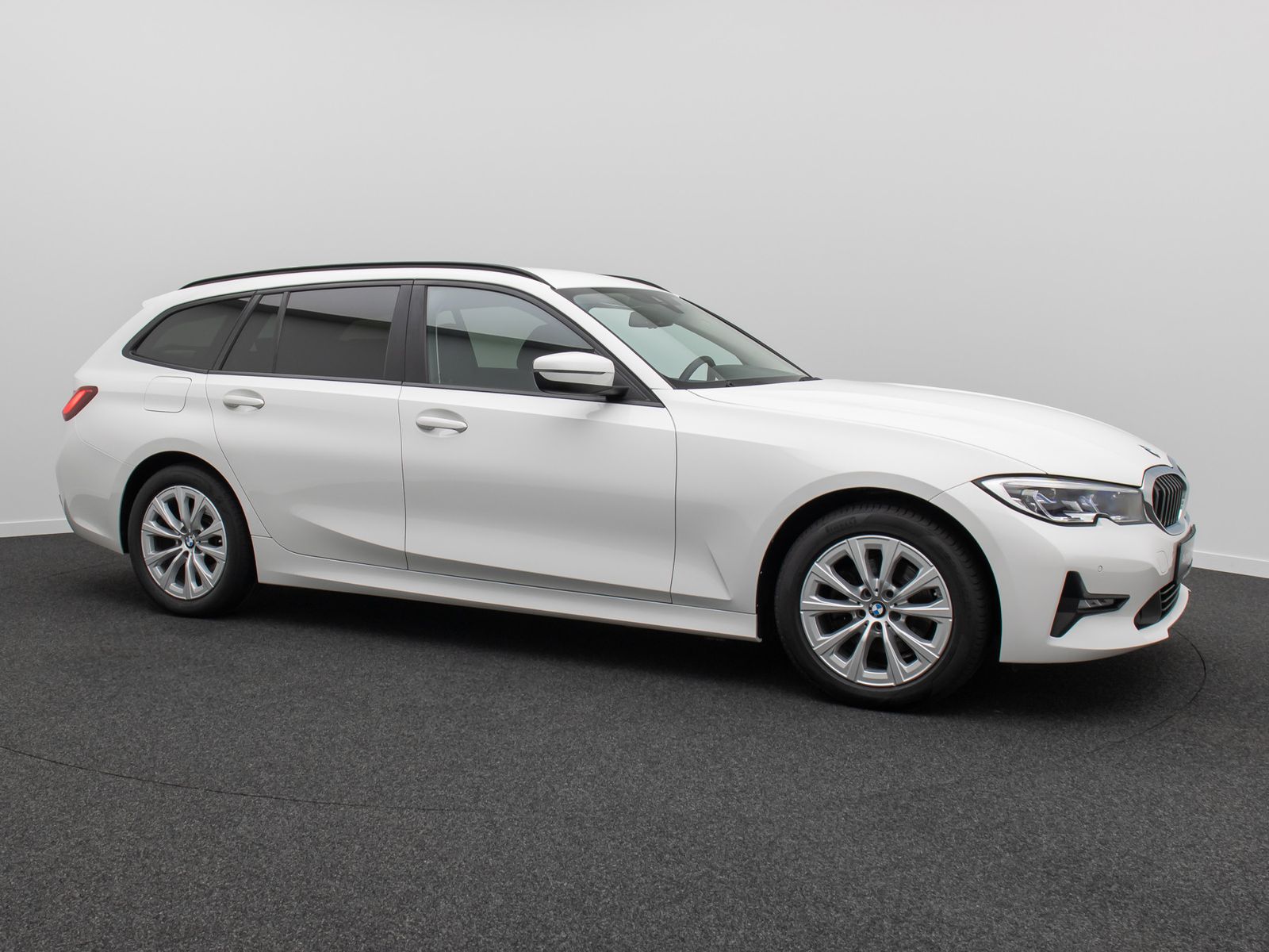 Fahrzeugabbildung BMW 320d HUD DAB Laser PDC DrivAssist Komfort Alarm