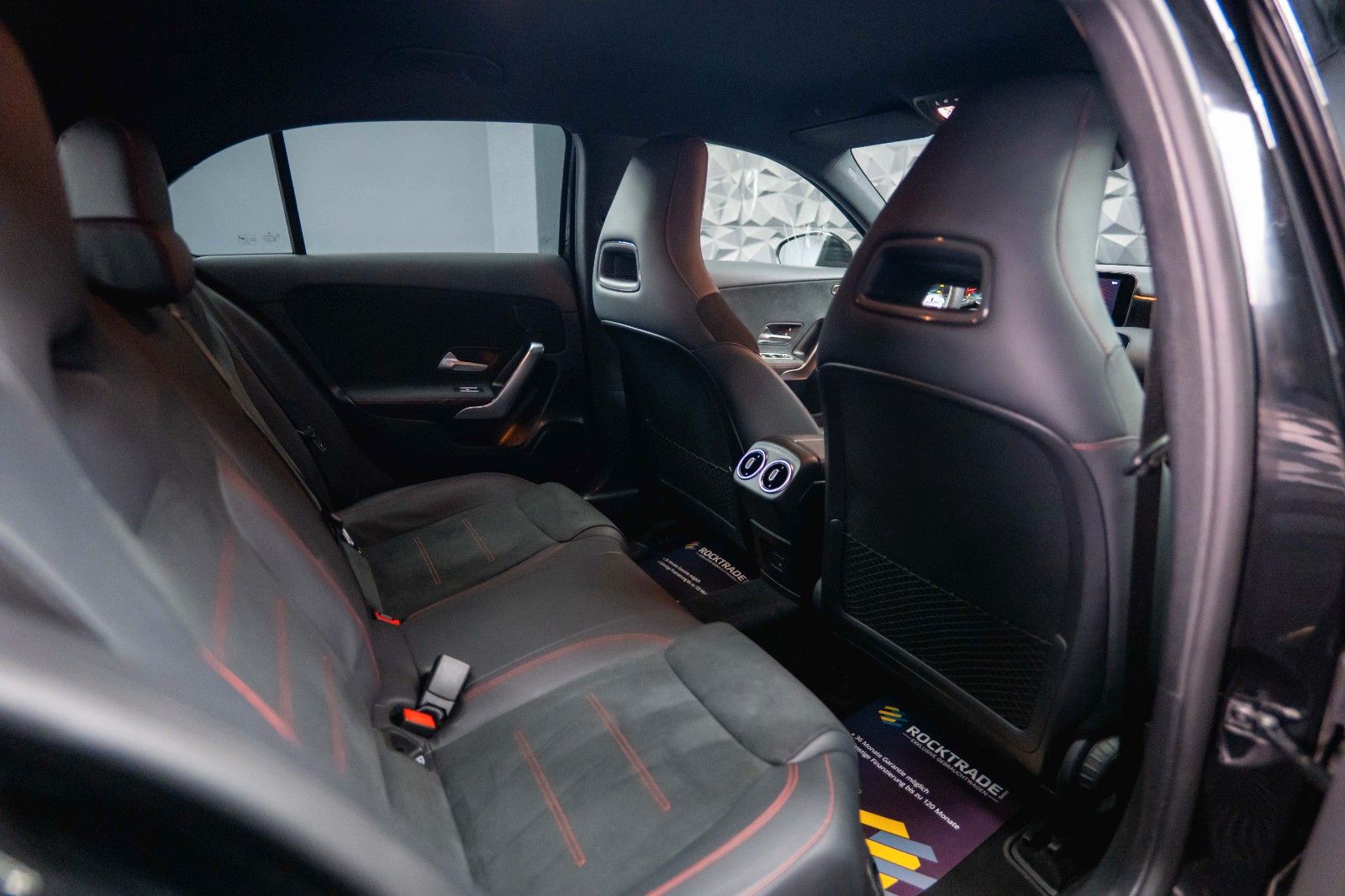 Fahrzeugabbildung Mercedes-Benz A 250 AMG Line Night-Paket *ACC*Head Up*DAB*19%*