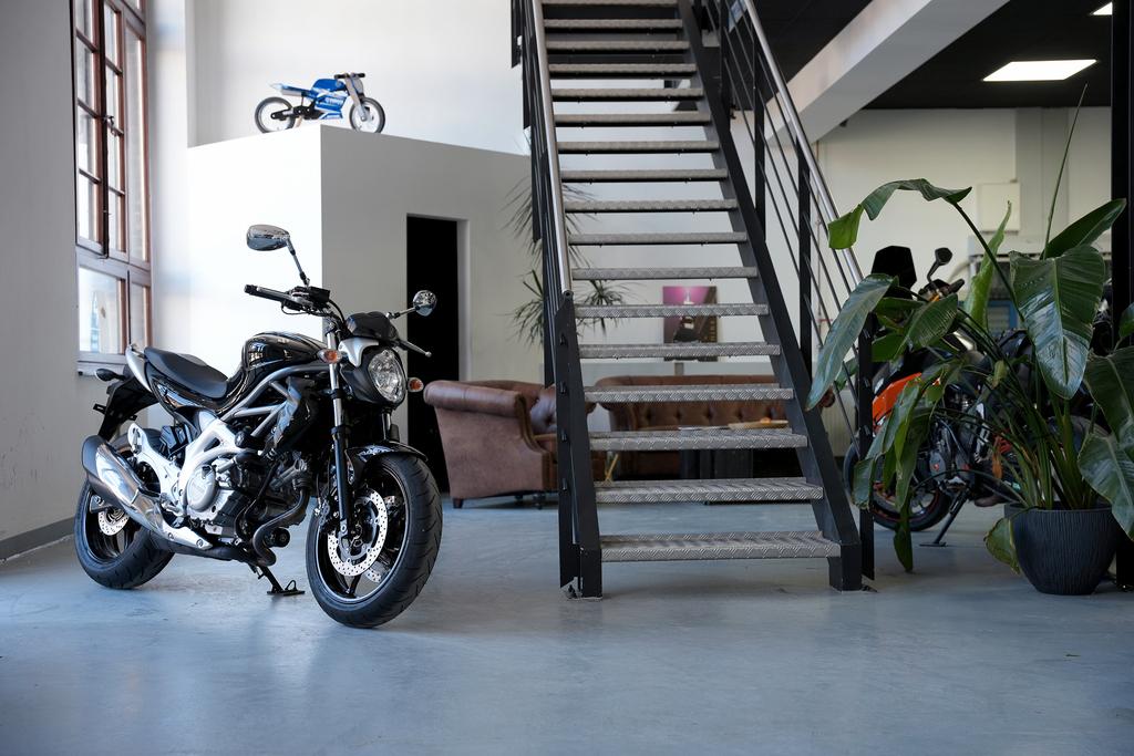 Suzuki SFV 650 Gladius | TOP Zustand | Erst 5014 km |