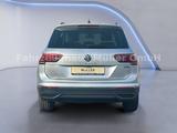 Volkswagen Tiguan Life 4Motion 2.0TDI 150Ps - mit Diesel-Antrieb: Silber, Geländewagen