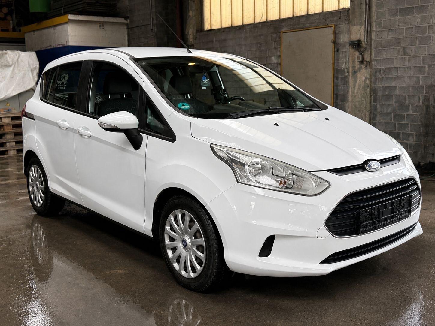 Ford B-MAX 2013 — rear view