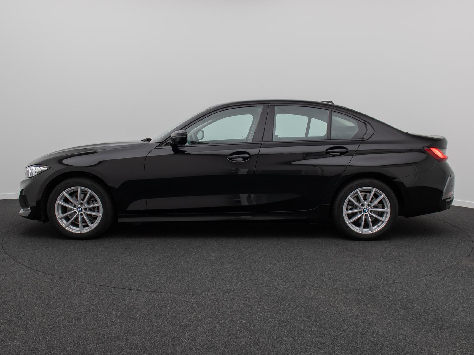 BMW 318i  Widscreen PDC GeschwindigReg DAB Cockpit+
