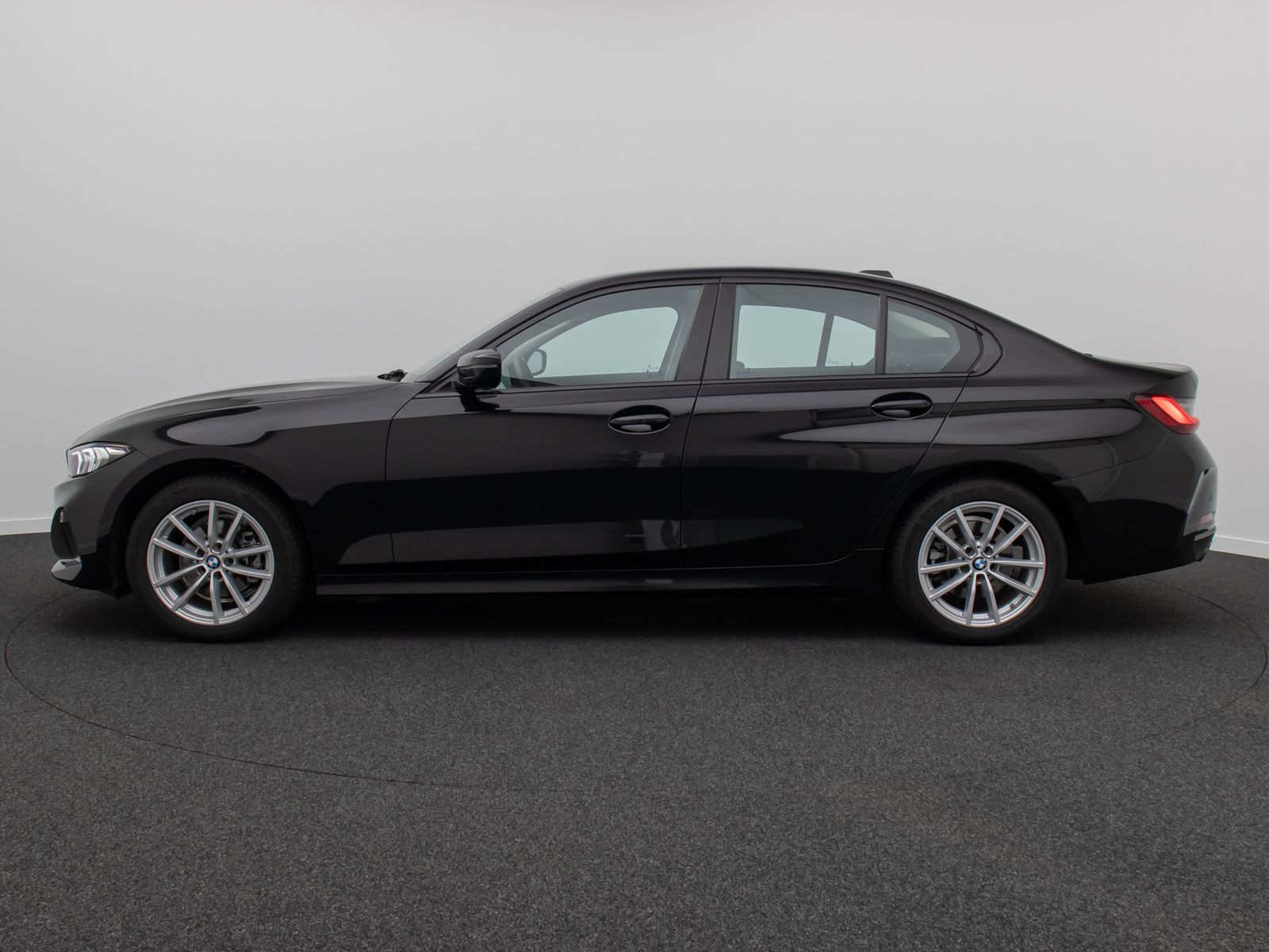 Fahrzeugabbildung BMW 318i  Widscreen PDC GeschwindigReg DAB Cockpit+