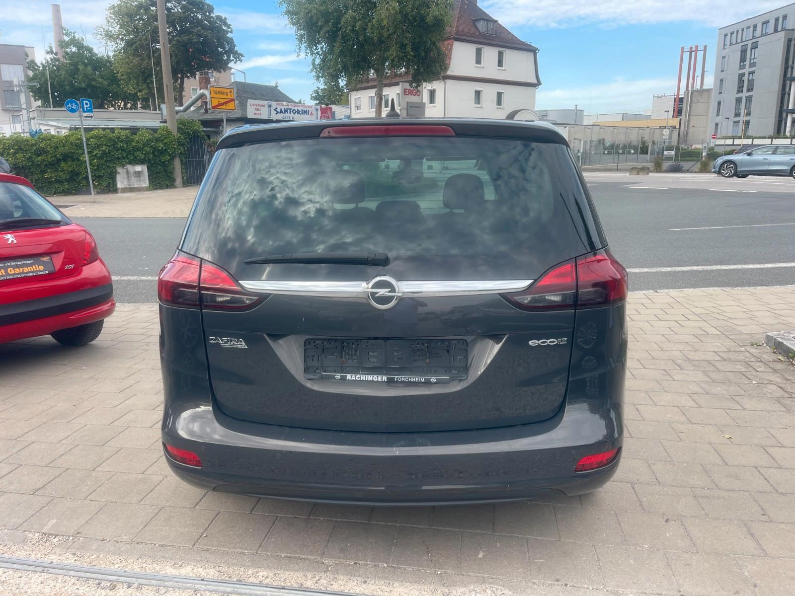 Opel Zafira 2015 — фото 6