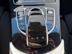 Fahrzeugabbildung Mercedes-Benz C 180 T CGI Navi Sitzh Alu LED el.Klappe 2.Hand