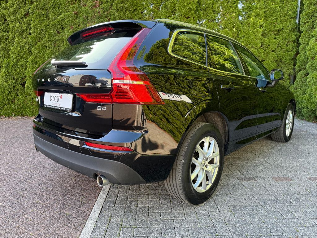 Fahrzeugabbildung Volvo XC60 Momentum Pro 2WD LED+NAVI+AHK+KAM+PARK+DAB+