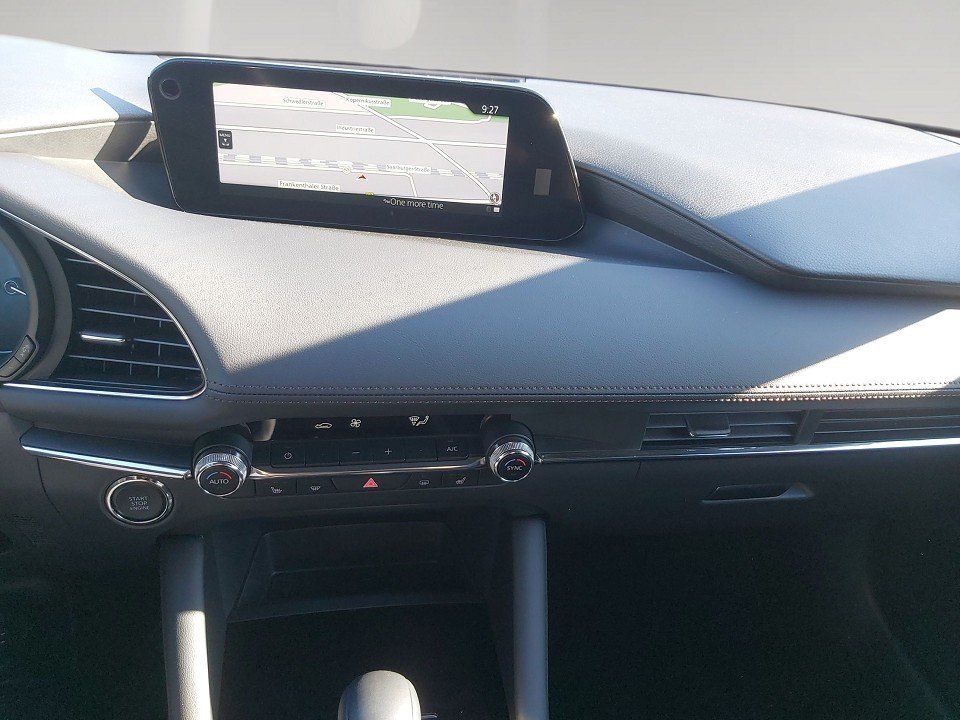 Fahrzeugabbildung Mazda 3 X 2.0i 186PS A/T SELECTION DES-P PRE-P LED-S