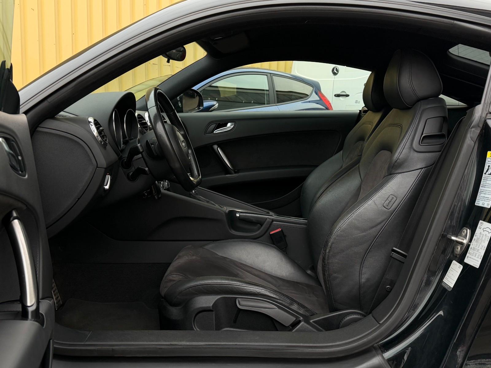 Audi TT 1.8 TFSI Coupe S-Line BH Klima SHZ PDC
