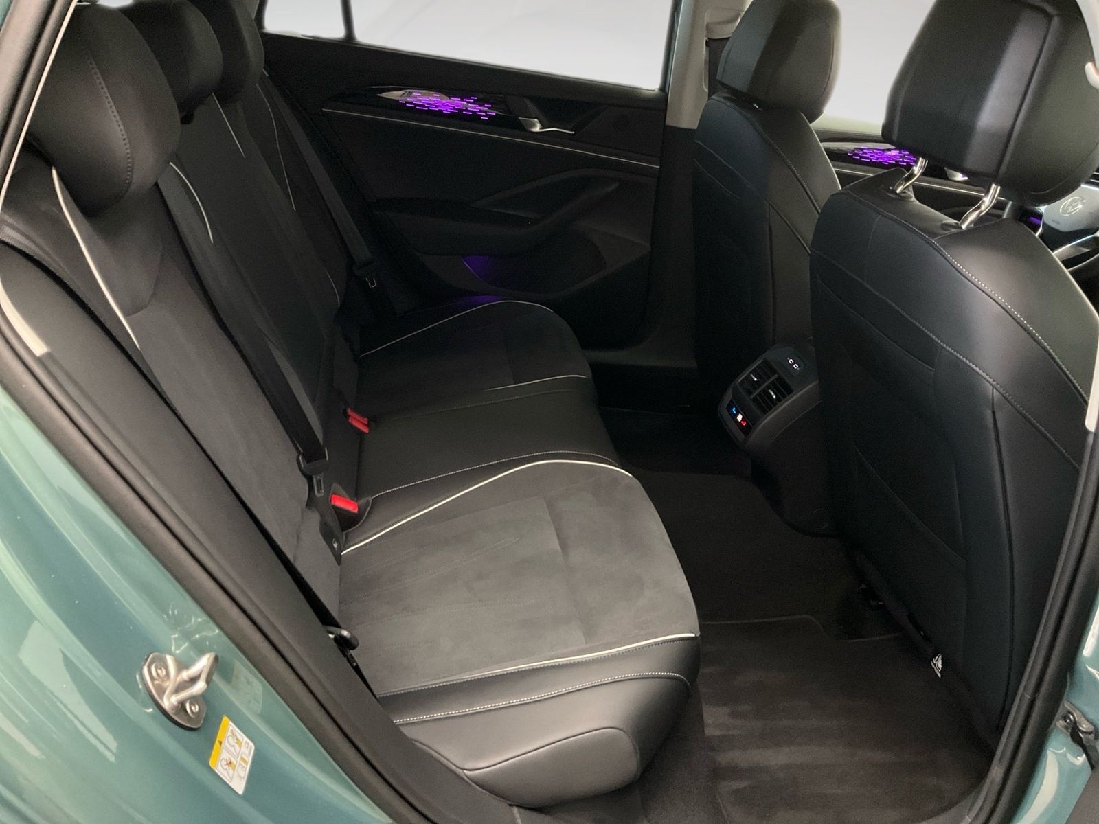 Volkswagen Passat Variant - Bild 10