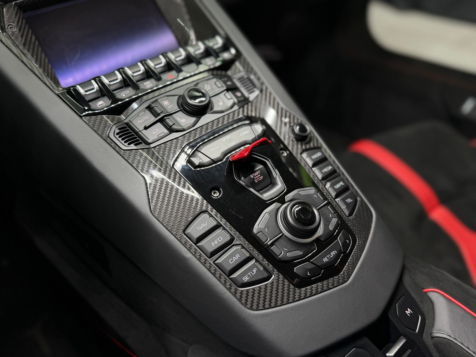 Fahrzeugabbildung Lamborghini Aventador SVJ | FULL CARBON|LIFT|SENSONUM|PPF|