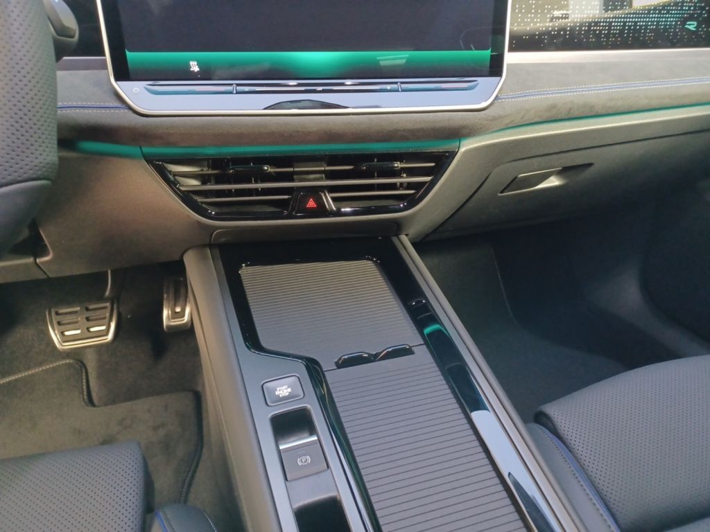 Fahrzeugabbildung Volkswagen Passat Variant 2.0 TDI 4Motion DSG R-Line Sthzg