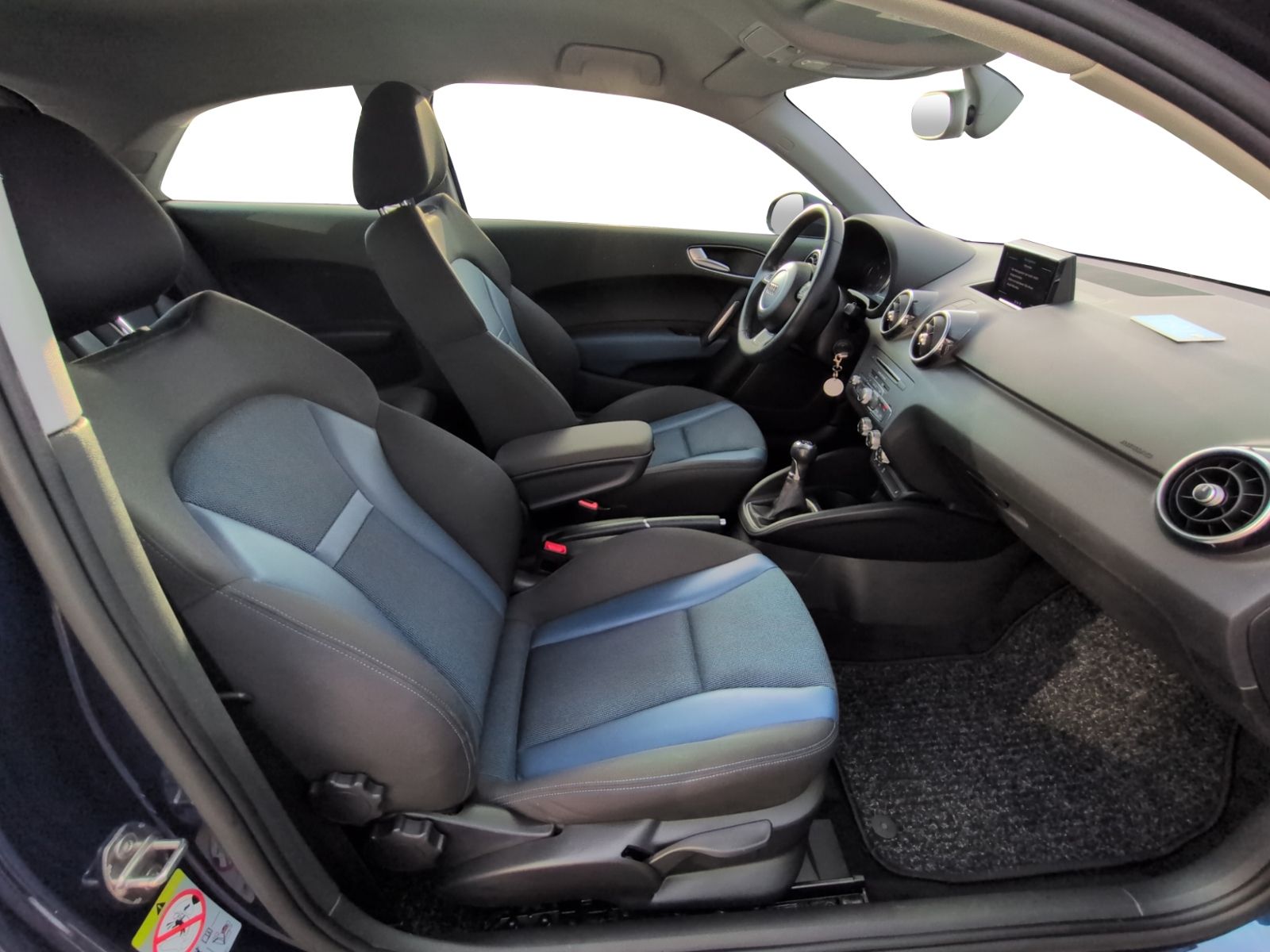 A1 1.0 TFSI ultra Sport SHZ+PDC+AMI