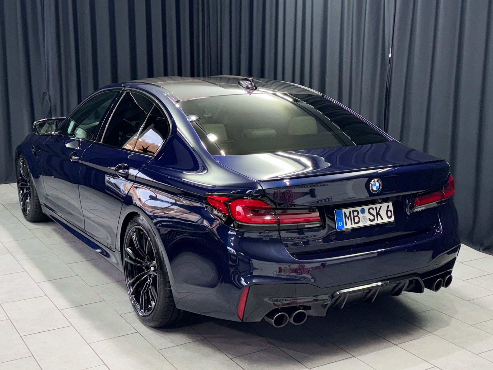 Fahrzeugabbildung BMW M5 LIM|BOWERS|TV|KERAMIK|INDIVIDUAL|VOLL