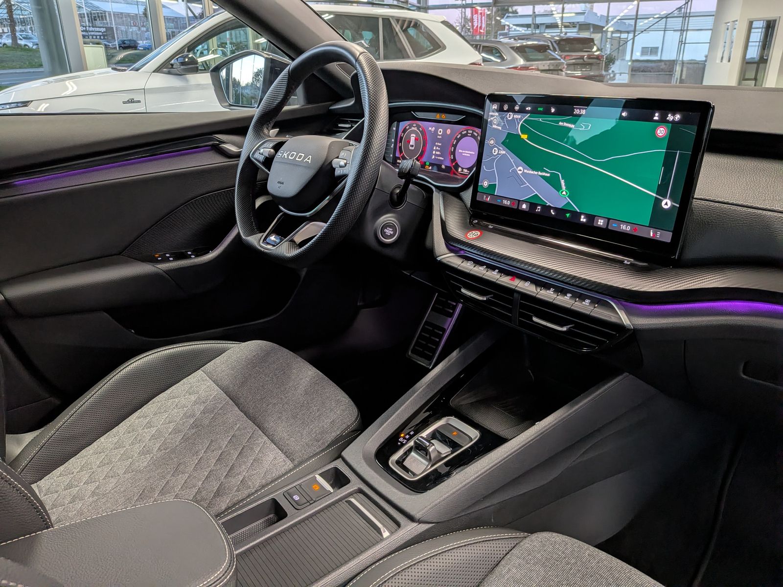 Fahrzeugabbildung SKODA Octavia 2.0 TDI DSG Sportline Matrix 5J-Garantie