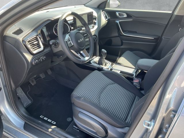 Fahrzeugabbildung Kia Ceed ULTIMATE EDITION 1.0 T-GDI  *STYLE-PAKET*