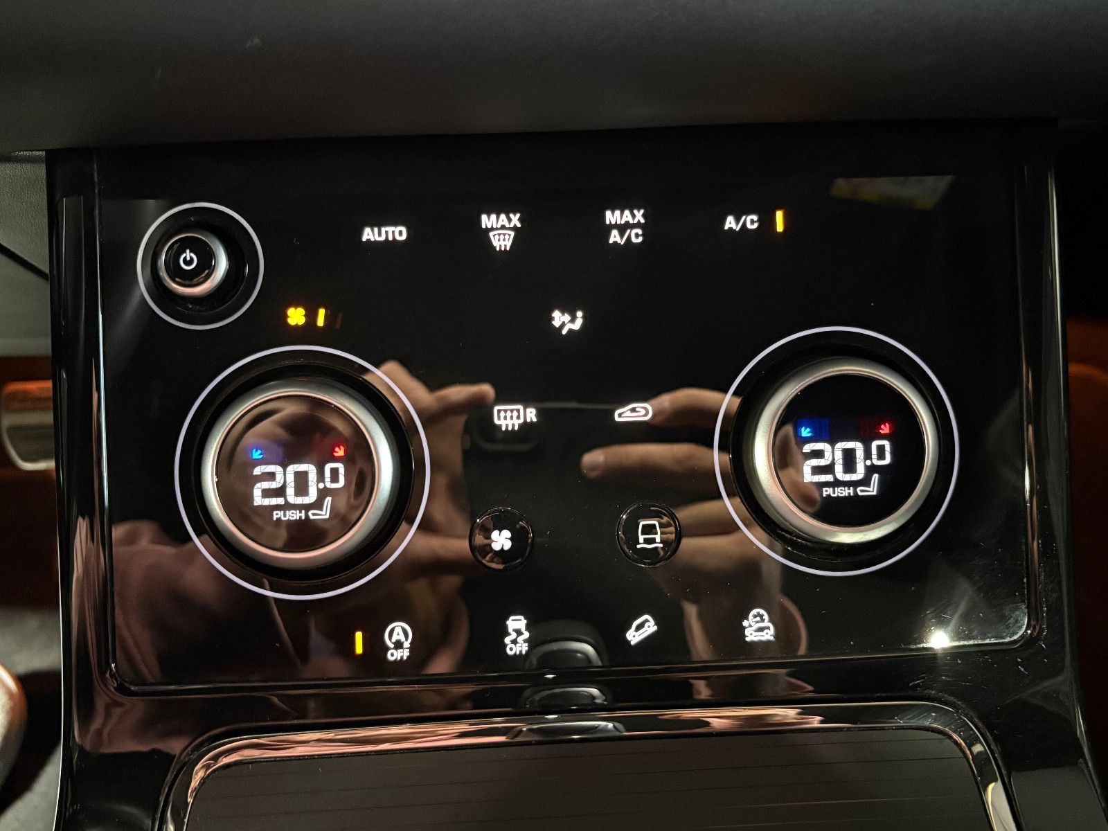 Fahrzeugabbildung Land Rover Range Rover Evoque R-Dynamic SE/MEMORY/ACC/APPLE