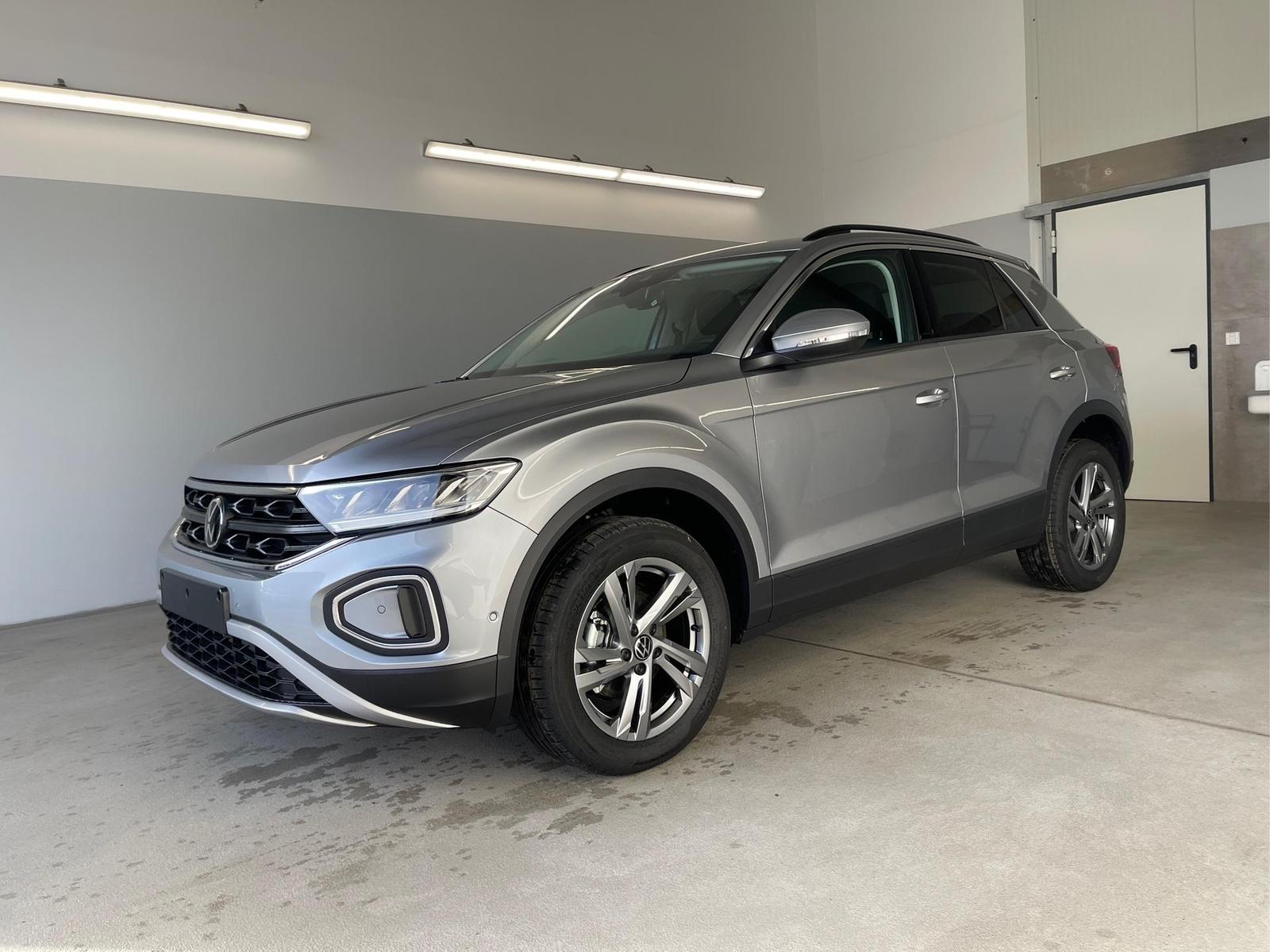 Volkswagen T-Roc Life 150PS AHK+Keyless+Kamera+ACC+Sitzh...