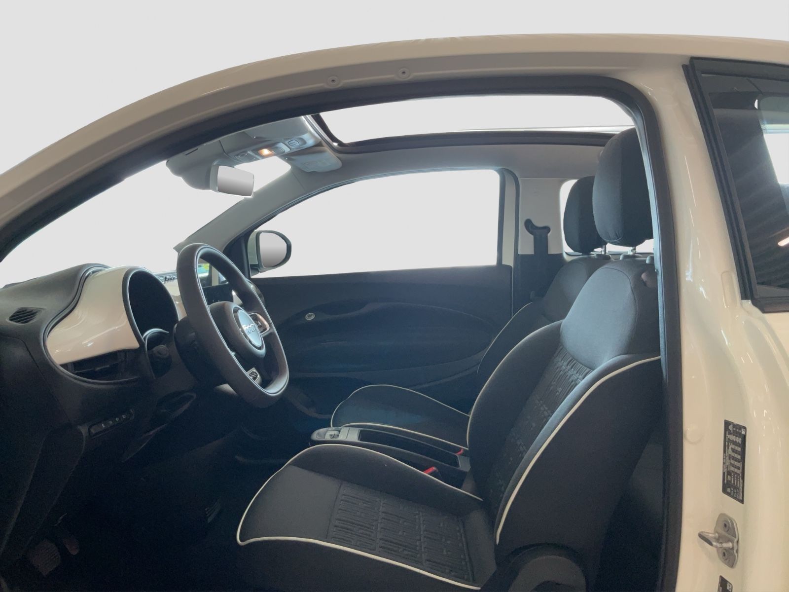 Fahrzeugabbildung Fiat 500e 42 kWh Cabrio