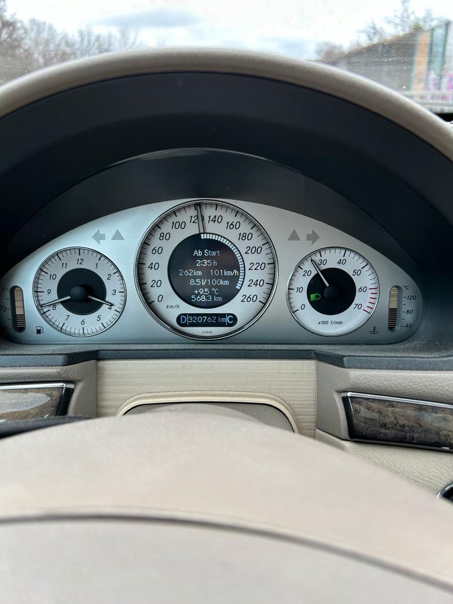Mercedes-Benz 320 2004 — photo 15