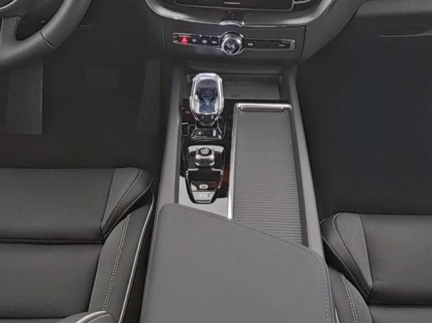 Fahrzeugabbildung Volvo XC 60 XC60 Plus Black Edition AWD