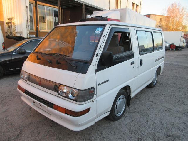 Mitsubishi L300 2.5D Bus *9 SITZE + 2 SCHIEBETÜR *