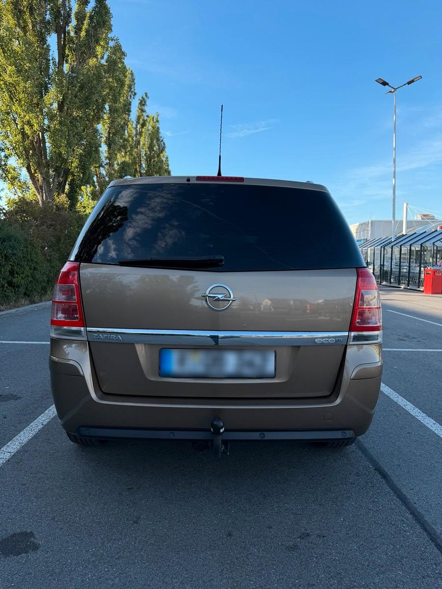 Opel Zafira 2014 — photo 8