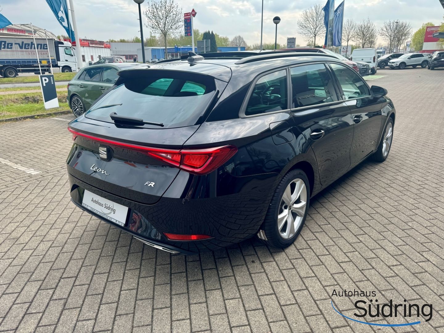 Leon Sportstourer 1,5eTSI FR DSG Rfk. Matrix-LED