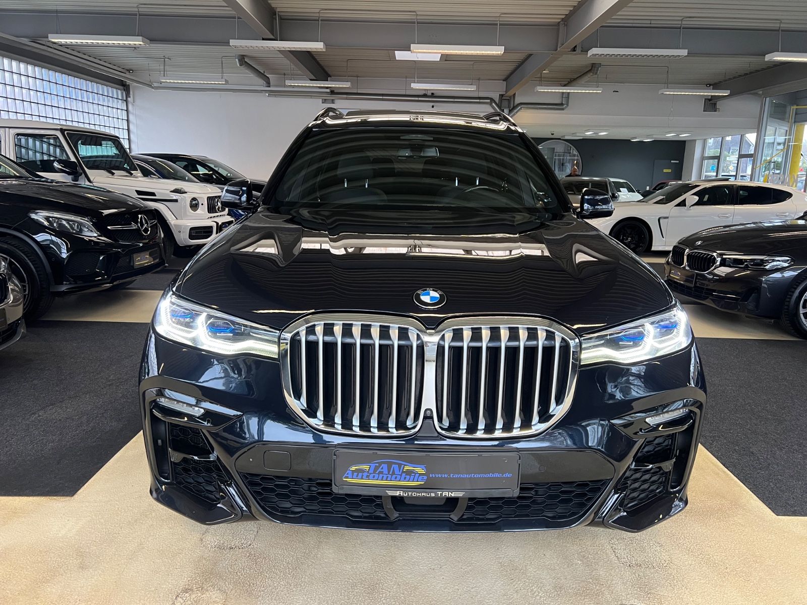 Fahrzeugabbildung BMW X7 xDrive 40 d M Sport *SKY LOUNGE*LASER*