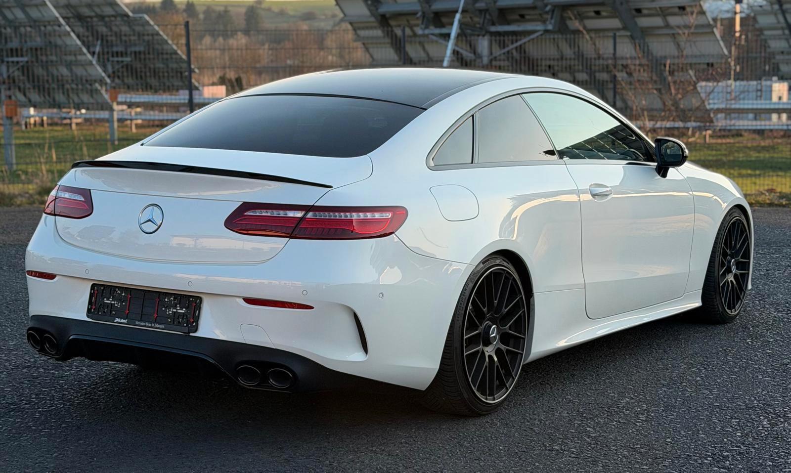 Mercedes-Benz E 350 d Coupe AMG Paket 4Matic Widescreen 20Zoll