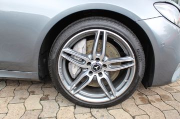 Fahrzeugabbildung Mercedes-Benz E 400 Lim. 4Matic AMG Line Widescreen 19"